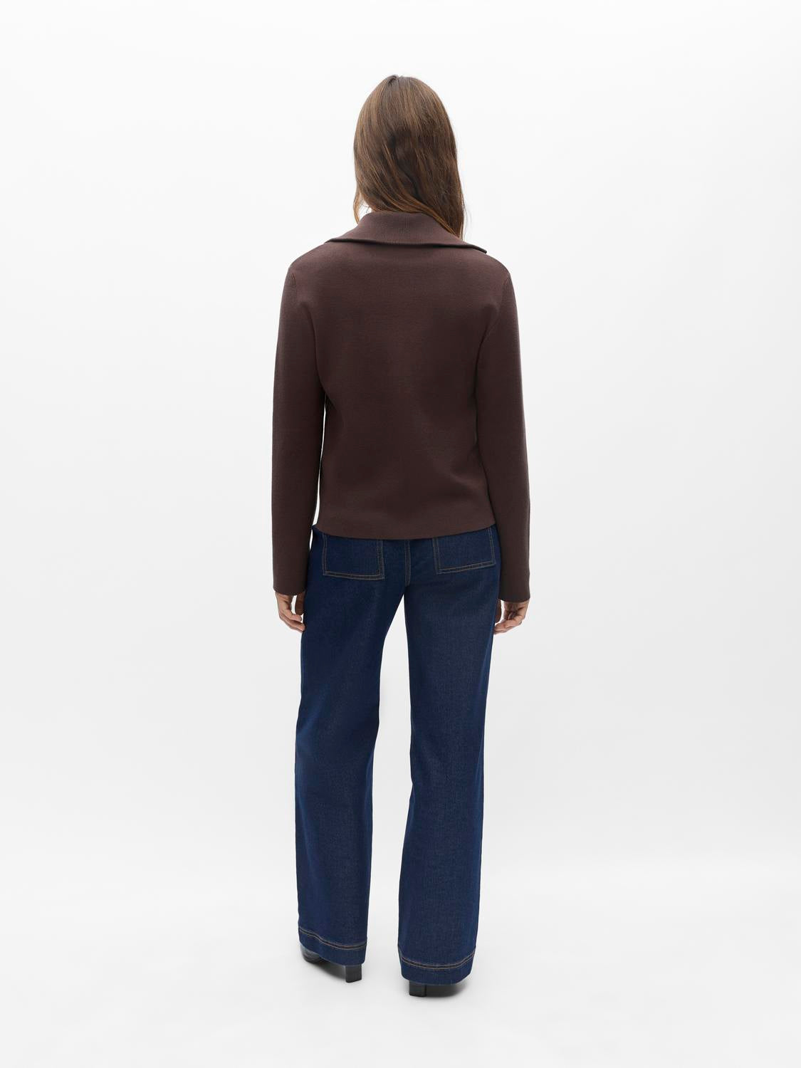 model_shot-back
